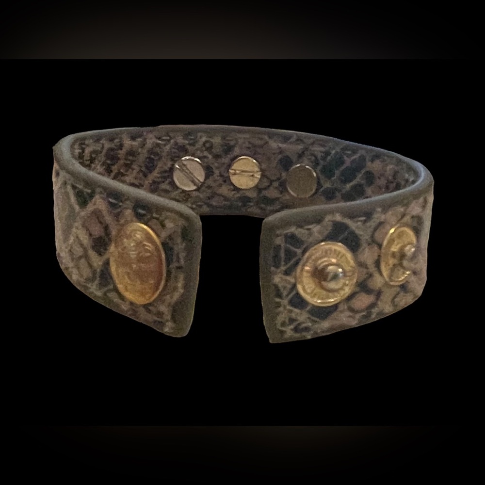 Cuff Bracelet - Picture 6 of 10